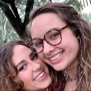 Meet your Posher, Cami